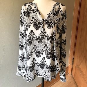 Black and white Mossimo blouse large